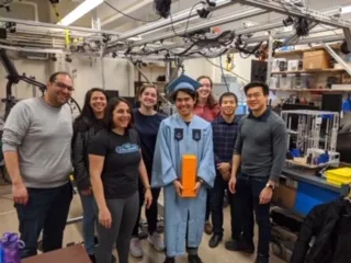 Recent B.S. Grad Young Jae with several other ROAR lab members. 